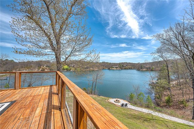 Stunning lake view | Image 4