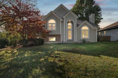 4557 Ne Webster Dr, Lees Summit, MO, 64064-1797 | Card Image