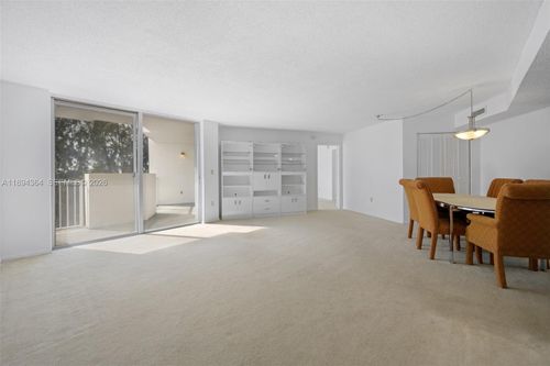 501e-1300 Ne Miami Gardens Dr, Miami, FL, 33179 | Card Image