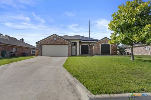 418 Canoe Dr, Harker Heights, TX, 76548-7470 | Card Image