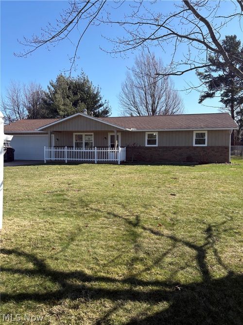 6611 Rosedale Dr, Amherst, OH, 44001-1945 | Card Image