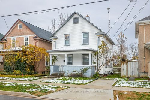 {{alt}} | Card Image