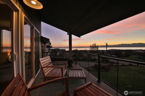 5539 Mutiny Sands Rd, Freeland, WA, 98249-9540 | Card Image