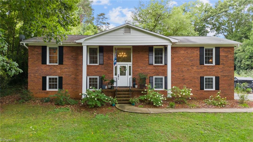 Sonata Dr, Lewisville, NC 27023
