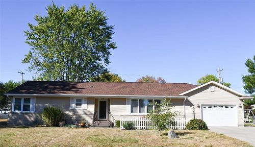 623 W Parkview Dr, Arthur, IL, 61911-1530 | Card Image