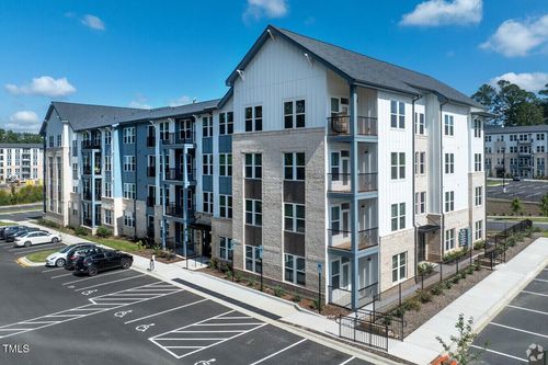 c2-2000 Olivewood St, Cary, NC, 27519-7674 | Card Image