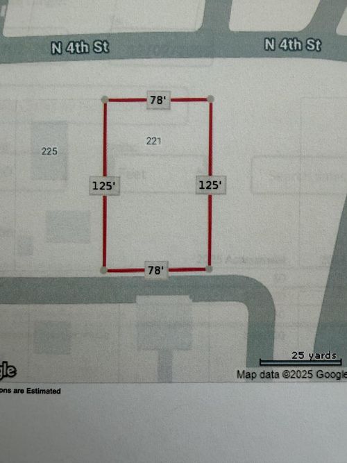 221 4th Street, La Crescent, MN, 55947 | Card Image