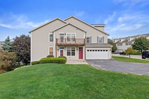 1203 Woodbury Cmn, Waukesha, WI, 53189-5820 | Card Image