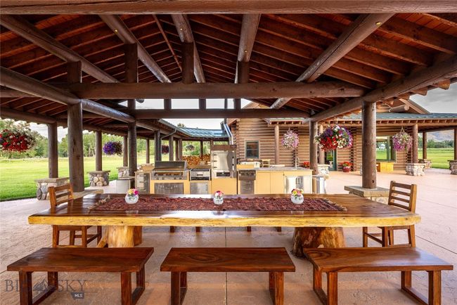 Entertainment Center-Chef's Kitchen | Image 59