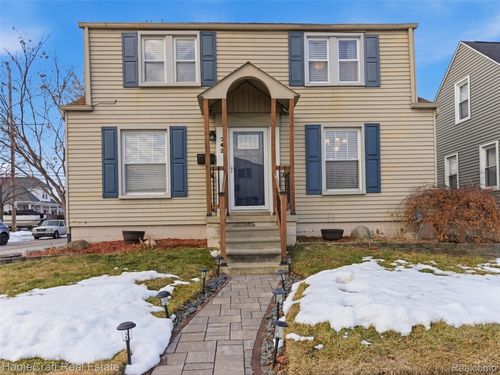 742 Saint Johns St, Wyandotte, MI, 48192-2837 | Card Image