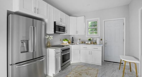 2040 Washington Ave, Bronx, NY, 10457-3242 | Card Image