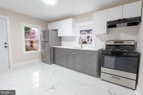 20 Spring St, Trenton, NJ, 08618-4837 | Card Image