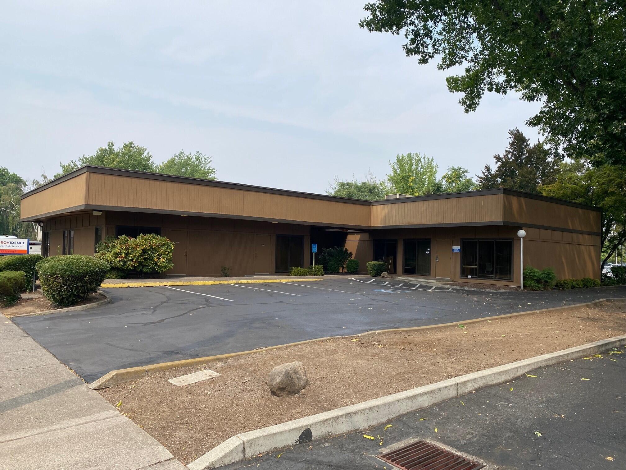 753 Spring St, Medford, OR 97504