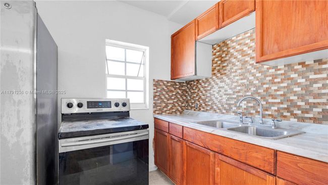724 Nw 77 Th St, Home with 0 bedrooms, 0 bathrooms and 5 parking in Miami FL | Image 9