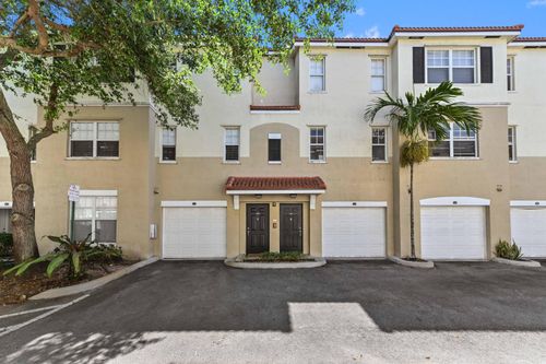 204-6020 W Sample Rd, Coral Springs, FL, 33067-3261 | Card Image