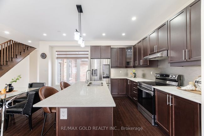 50 Block Rd, House attached with 4 bedrooms, 3 bathrooms and 1 parking in Brampton ON | Image 11