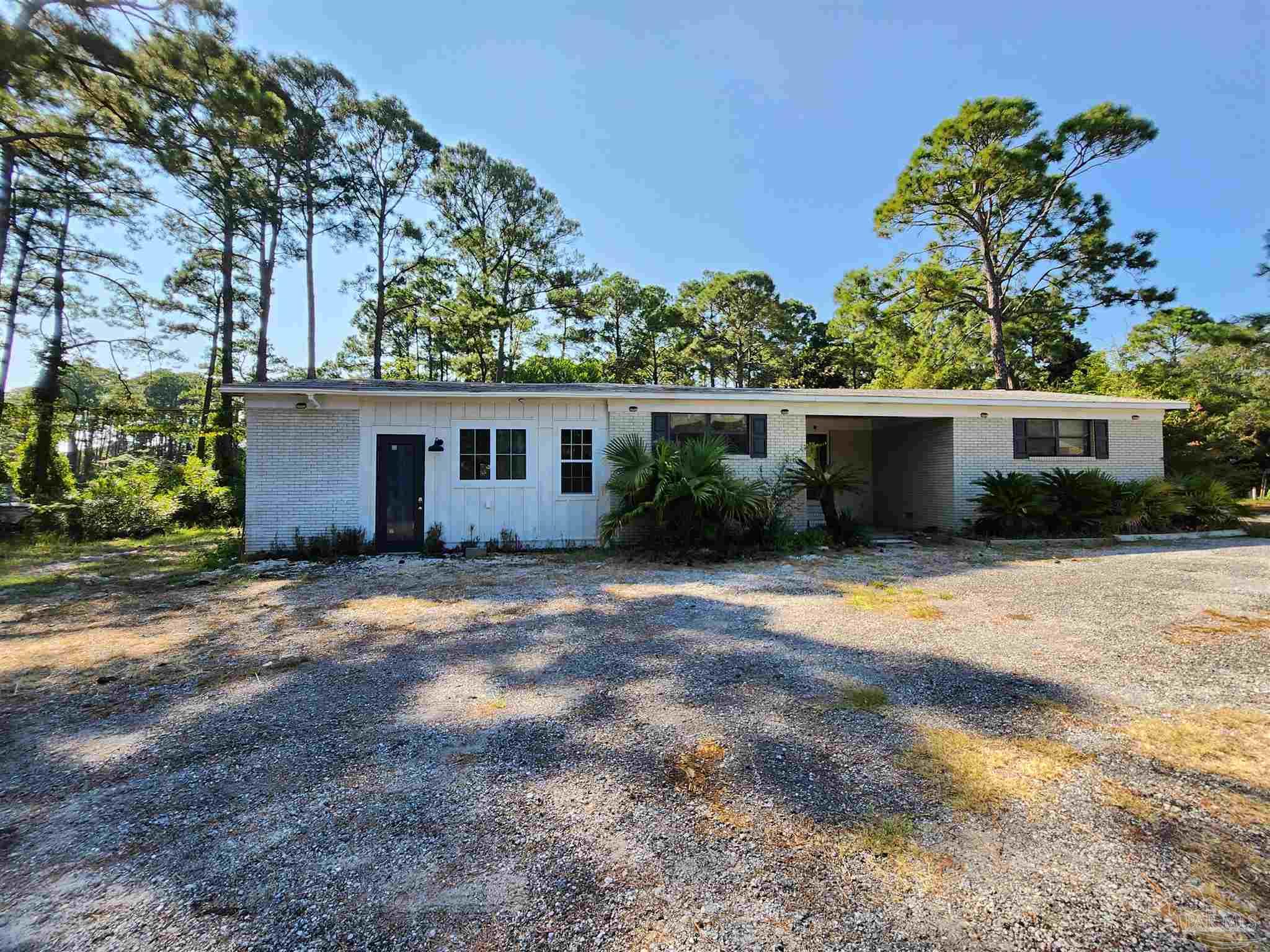 Soundside Dr, Gulf Breeze, FL 32563
