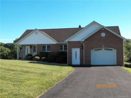 35 Acampora Dr, Wallkill, NY, 12589-4655 | Card Image