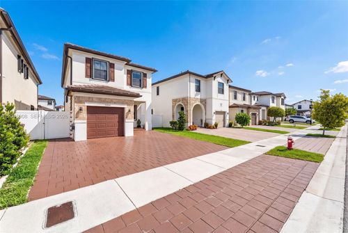 11024 W 35th Ln, Hialeah, FL, 33018-2172 | Card Image