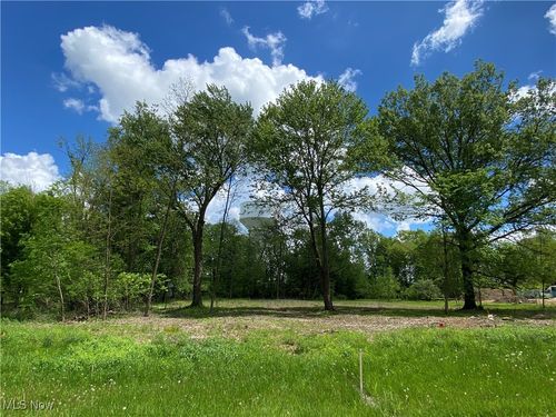8615 Hunters Ridge Run, Wadsworth, OH, 44281-9610 | Card Image