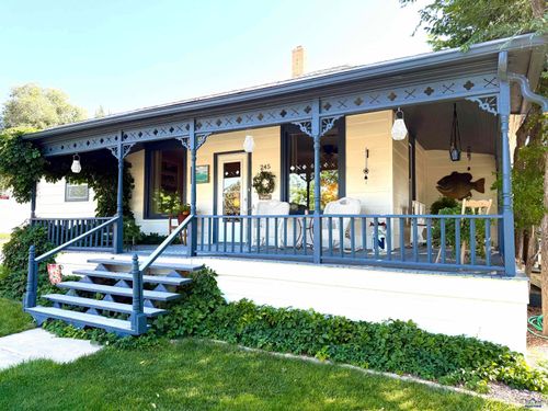 245 N 4th St, Hot Springs, SD, 57747-1701 | Card Image