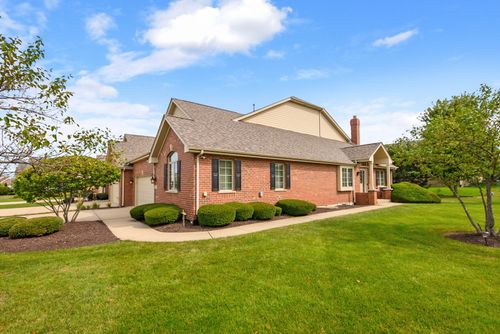 1876 Royalglen Dr, New Lenox, IL, 60451-9768 | Card Image