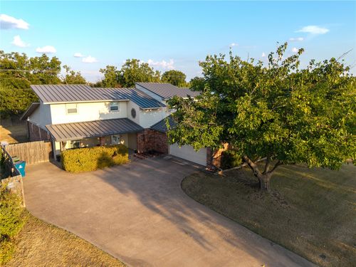 124 Freese Dr, Sanger, TX, 76266-5401 | Card Image