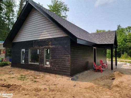 422 Balsam Chutes Rd, Port Sydney, ON, P0B1L0 | Card Image