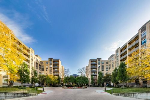 apt-420w-4545 W Touhy Ave, Lincolnwood, IL, 60712-1721 | Card Image