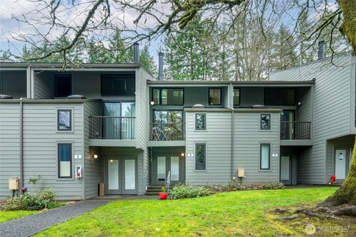 25-6439 139th Ave Ne, Redmond, WA, 98052-4528 | Card Image