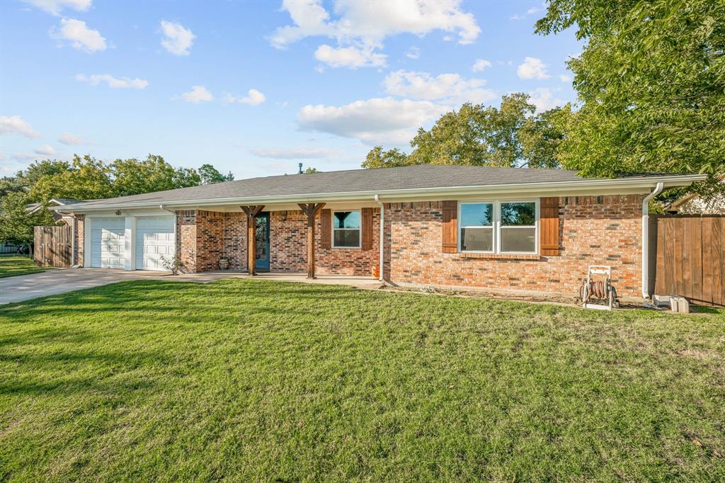 Vivienne St, Weatherford, TX 76086