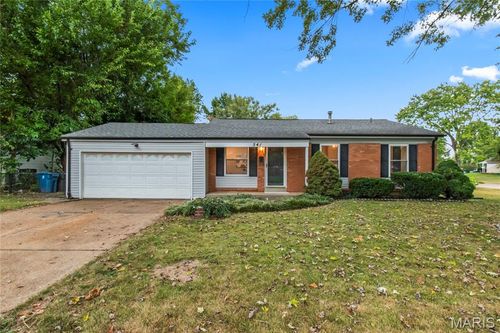 541 White Birch Way, Hazelwood, MO, 63042-1447 | Card Image