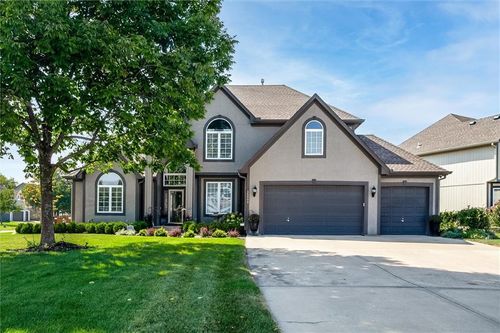 5900 Ne Hidden Valley Dr, Lee's Summit, MO, 64064-2362 | Card Image