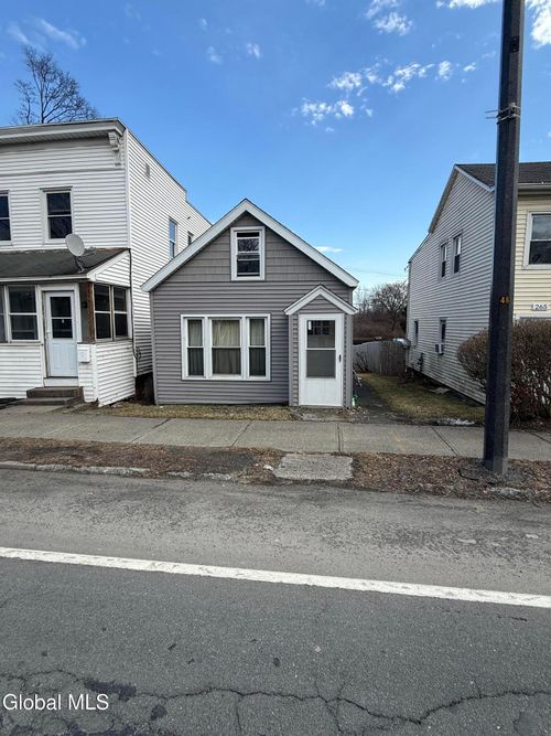 267 Broadway, Menands, NY, 12204-2706 | Card Image