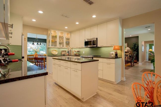 225 Texas Dr, House other with 4 bedrooms, 3 bathrooms and null parking in Hideaway TX | Image 15