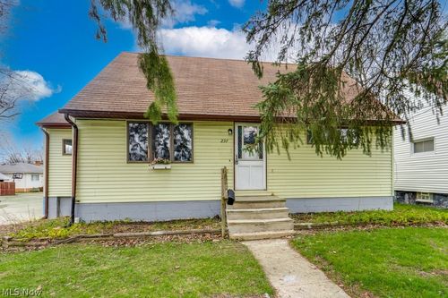 297 Paul St, Bedford, OH, 44146-4656 | Card Image