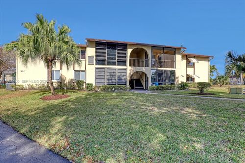 2-337 Pine Ridge Cir, Greenacres, FL, 33463-1424 | Card Image