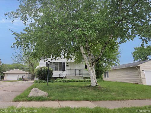 174 Hickory Dr, Troy, MI, 48083-1618 | Card Image