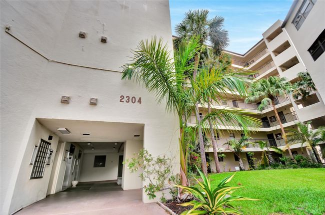 APT-112 - 2304 S Cypress Bend Dr, Condo with 1 bedrooms, 2 bathrooms and null parking in Pompano Beach FL | Image 21