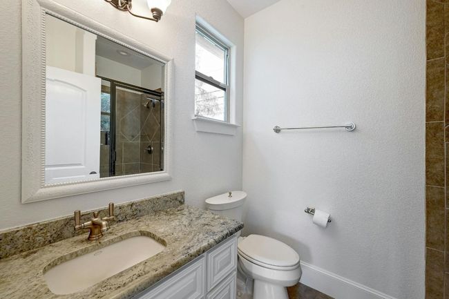 Garage apartment bath | Image 27