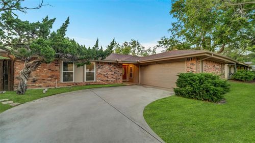 908 Firestone Ln, Richardson, TX, 75080-1516 | Card Image