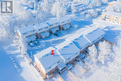 8-237 Steel St, Barrie, ON, L4M2H1 | Card Image