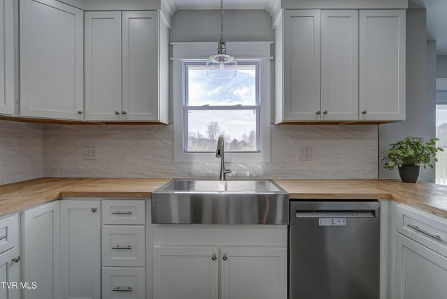 3570 Stanley Valley Rd, House other with 3 bedrooms, 2 bathrooms and null parking in Surgoinsville TN | Image 18