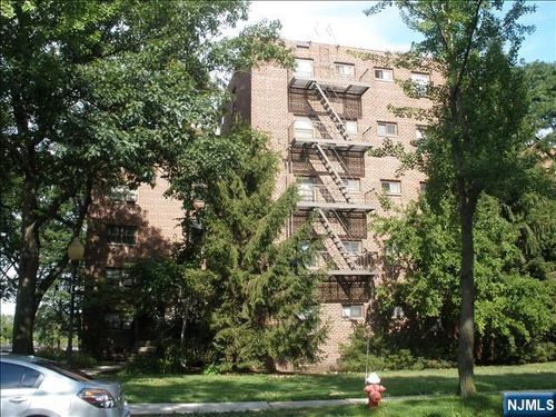3030 Edwin Ave, Fort Lee, NJ, 07024-3442 | Card Image
