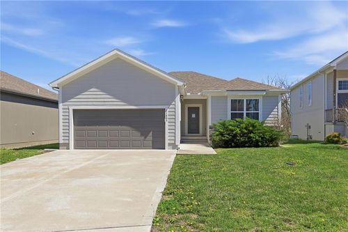 21805 Southcreek Road, Peculiar, MO, 64078 | Card Image