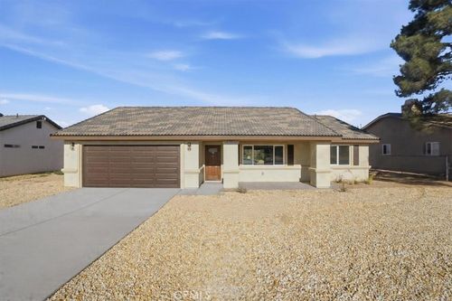 16135 Tawney Ridge Ln, Victorville, CA, 92394-1522 | Card Image