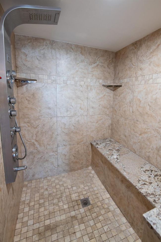 APT-1134 - 122 Lakeshore Dr, Condo with 2 bedrooms, 2 bathrooms and null parking in North Palm Beach FL | Image 33