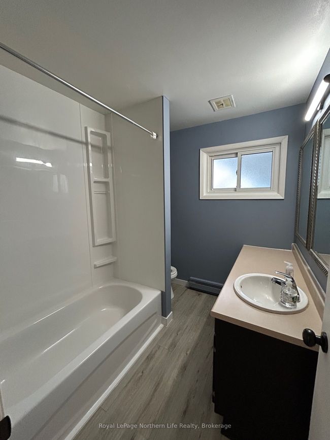 155 King St E, House other with 4 bedrooms, 2 bathrooms and 2 parking in North Bay ON | Image 10
