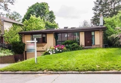 20 Larkfield Dr, North York, ON, M3B2H1 | Card Image