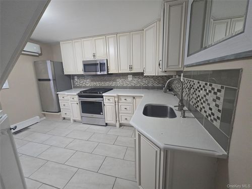 19 Cardinal Ln, East Islip, NY, 11730-3106 | Card Image